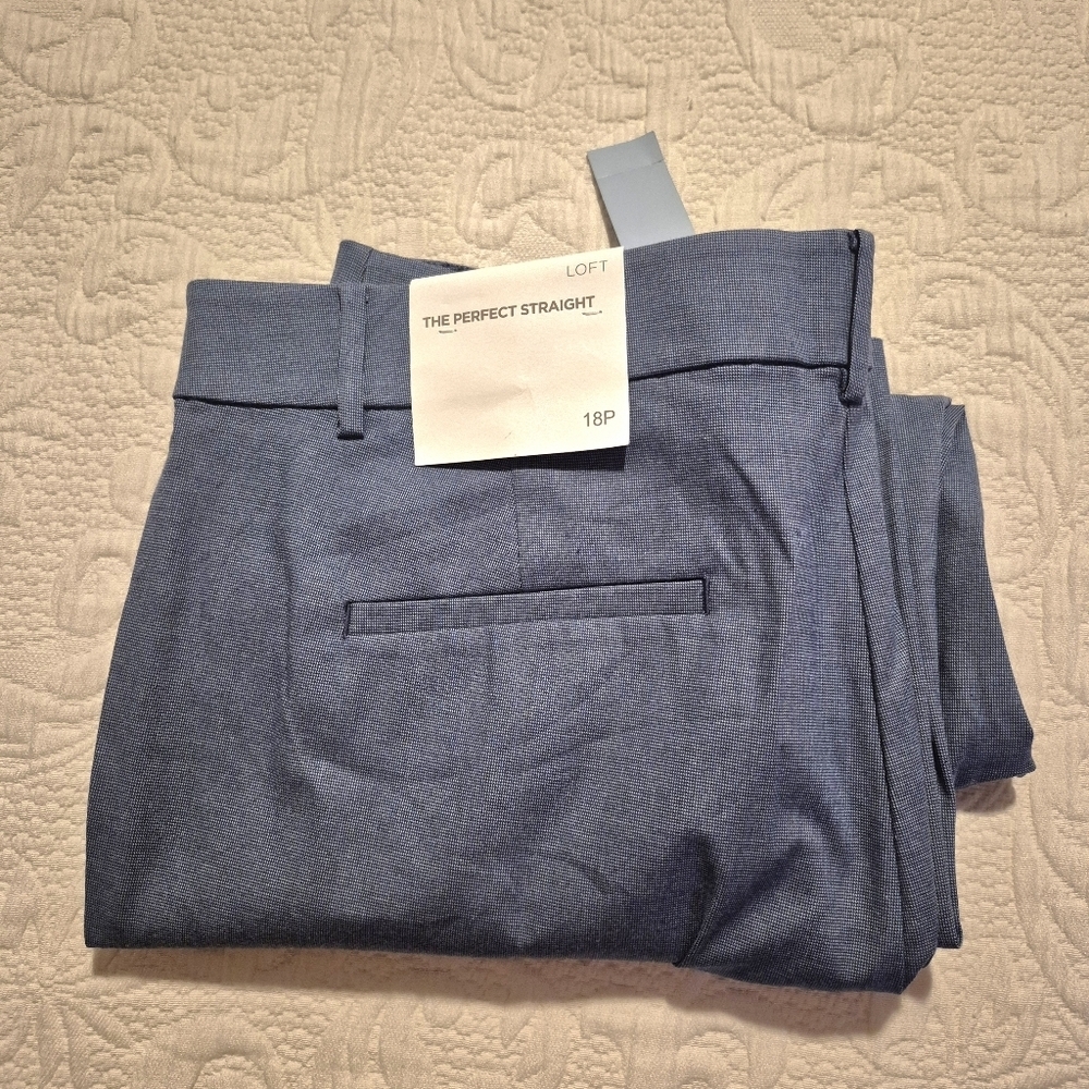 Loft women's size 18P The Perfect Straight cropped blue pants NEW